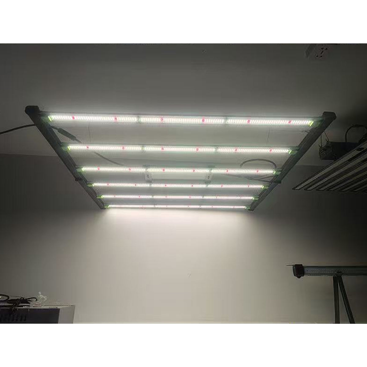 Large-scale commercial LED grow lights