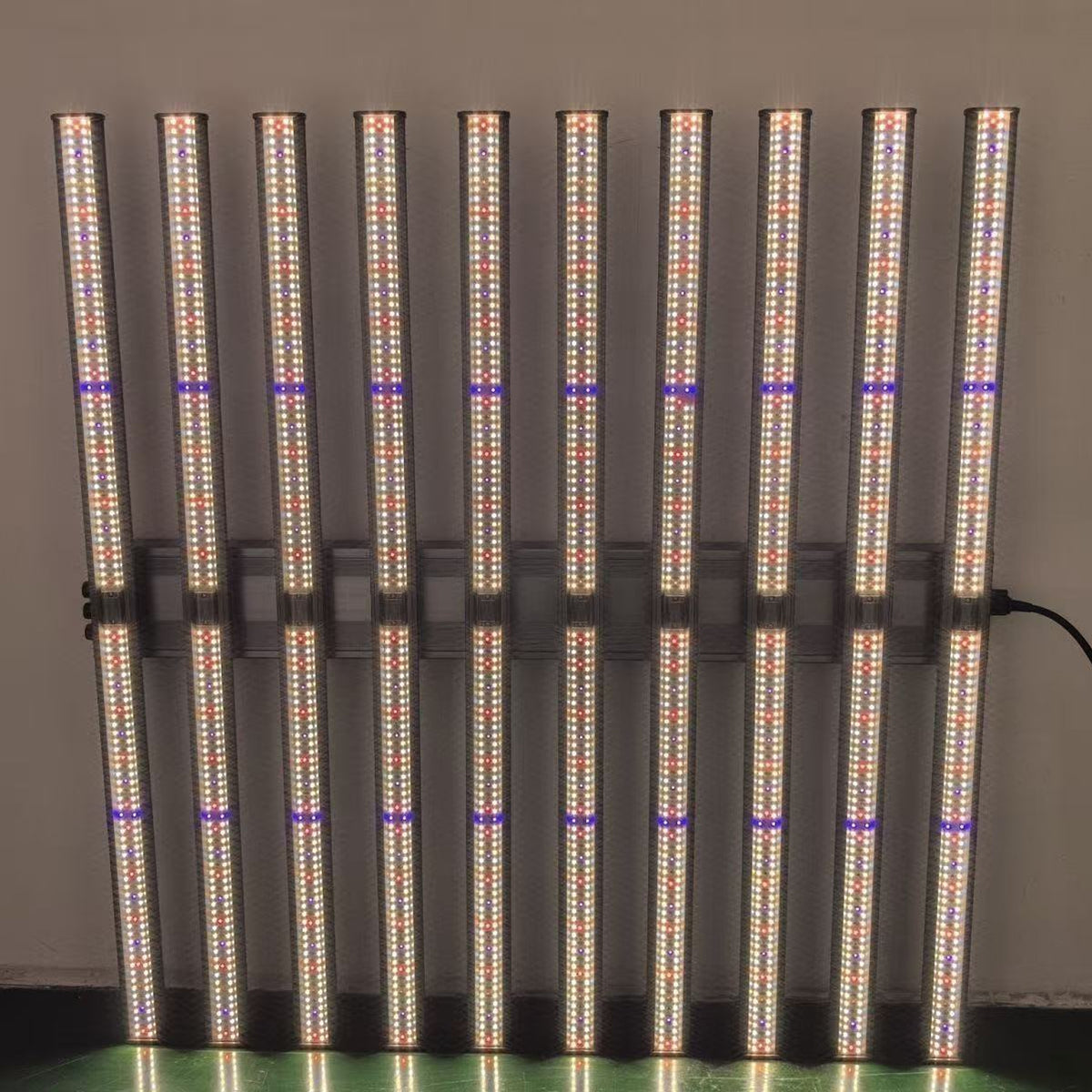 Full-Spectrum LED Indoor Octopus-Style Plant Grow Light (Sunlight-Simulating)